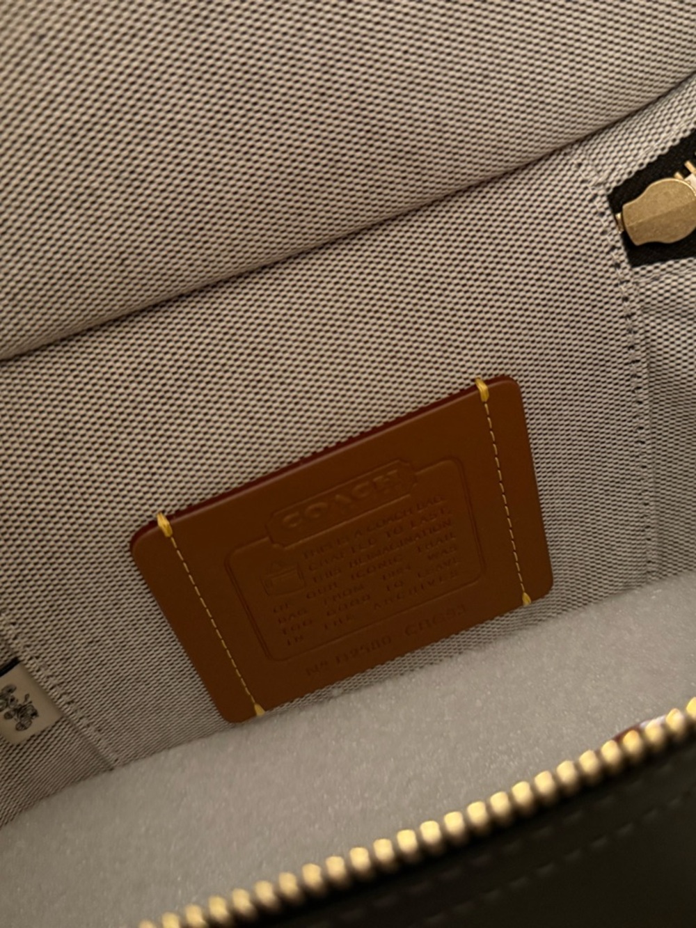 NWOT Coach Trail Bag - Picture 5 of 5